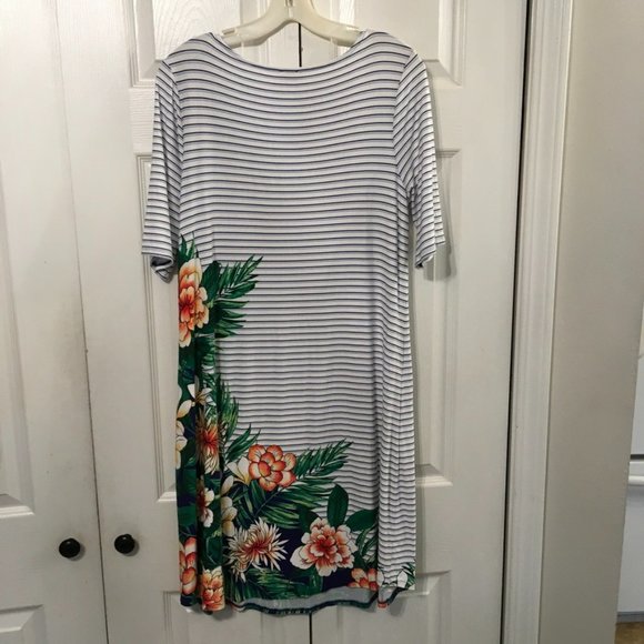 Chico's T-Shirt Dress Floral Size 1 NWOT - Picture 3 of 6